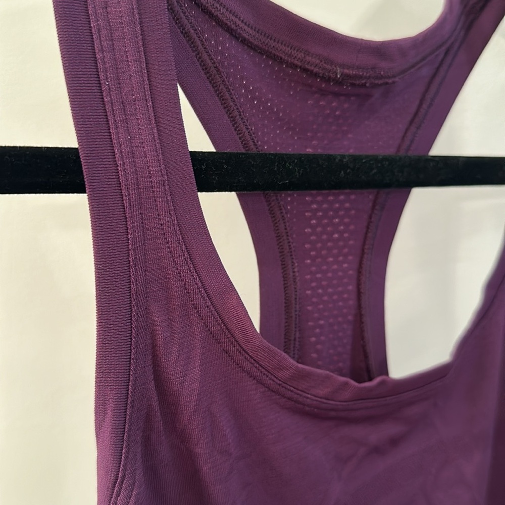 Lululemon tank color grape - Picture 2 of 3